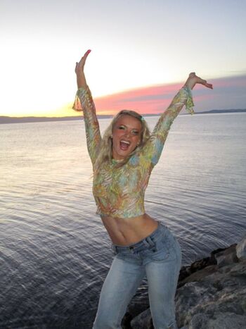 Full leaked Zara larsson private photo
