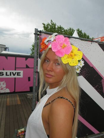 Full leaked Zara larsson page private photo