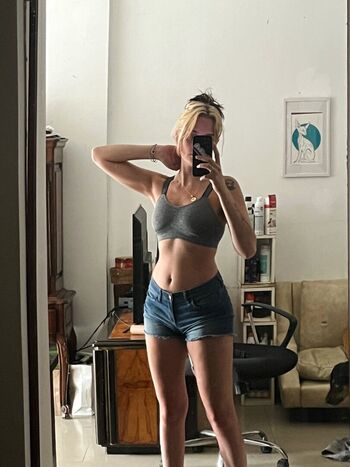 Full leaked Zardecay private onlyfans photo