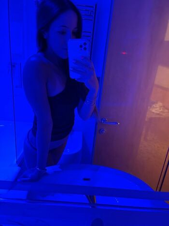 Full leaked Zari lugano page private photo