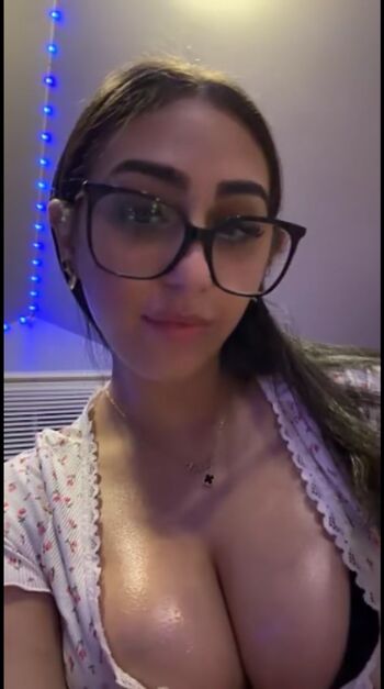 Full leaked Zeinab mansour private onlyfans photo