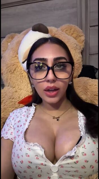 Full leaked Zeinab mansour private onlyfans photo