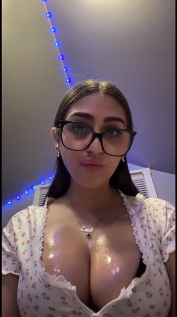 Full leaked Zeinab mansour private onlyfans photo