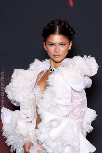 Full leaked Zendaya page private photo