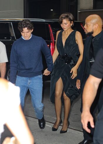 Full leaked Zendaya page private photo