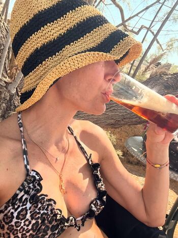 Full leaked Zeta douka private onlyfans photo