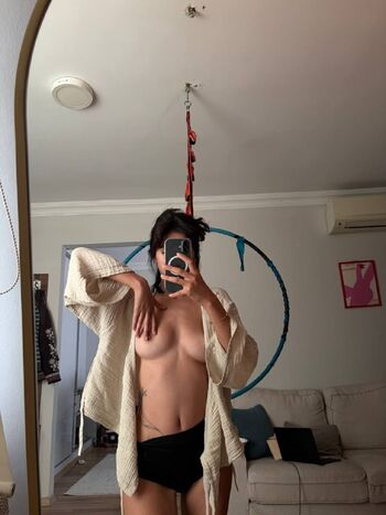 Full leaked Zeynpssii private photo