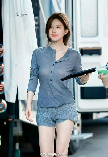 Full leaked Zhao lusi page private photo