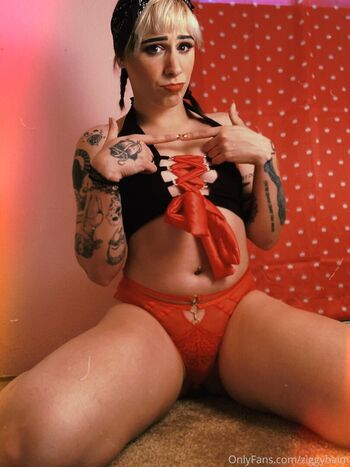 Full leaked Ziggy haim private onlyfans photo