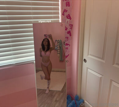 Full leaked Zipos  page private photo