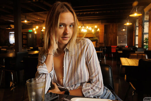 Full leaked Zishy  page private photo