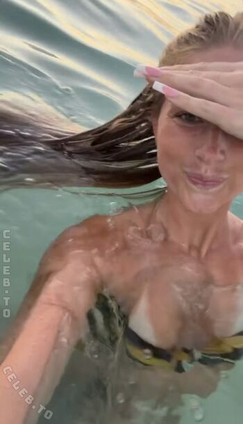 Full leaked Zoe kaeppele  page private onlyfans photo