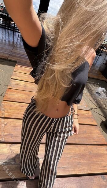 Full leaked Zoe kaeppele private onlyfans photo