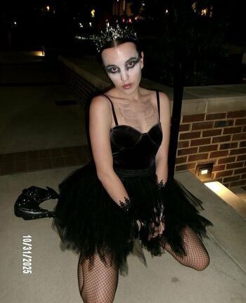 Full leaked Zoe liddell private photo
