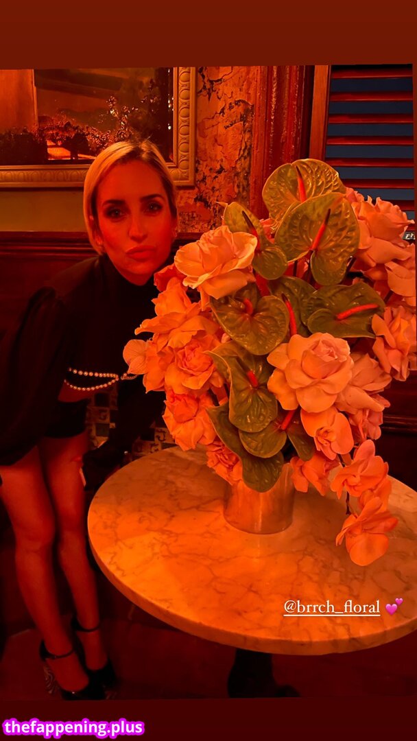 Zoe Lister Jones / https: / zoelisterjones Φωτογραφία Γυμνών OnlyFans #16