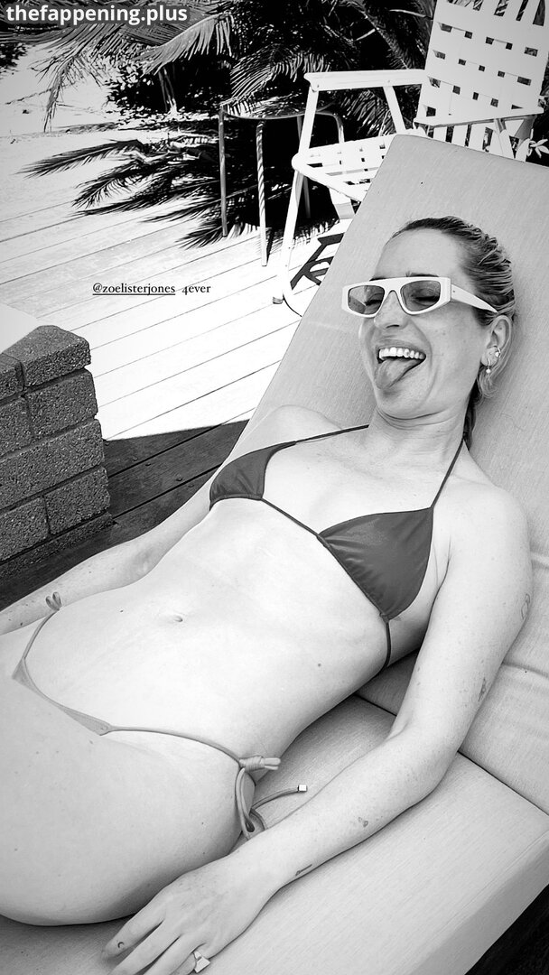 Zoe Lister Jones / https: / zoelisterjones Fotografie OnlyFans Dezbrăcată #35