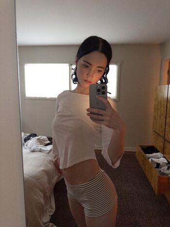 Full leaked Zoeplzshutup private onlyfans photo