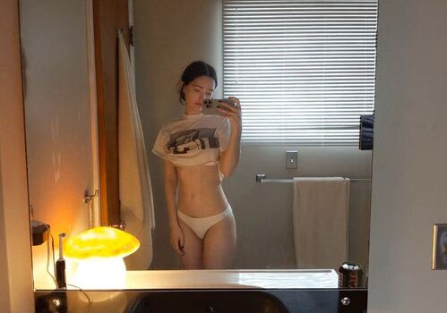 Full leaked Zoeplzshutup private onlyfans photo