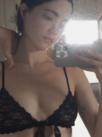 Full leaked Zoeplzshutup private onlyfans photo