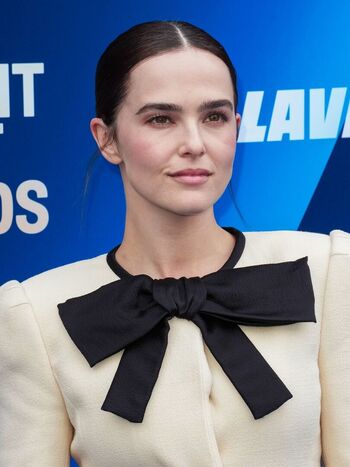 Full leaked Zoey deutch page private onlyfans photo