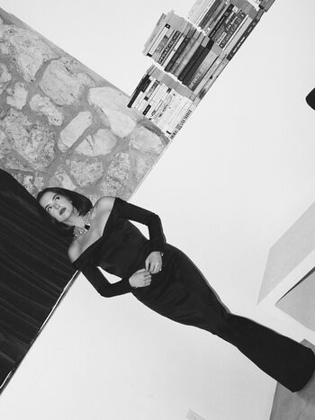 Full leaked Zoey deutch page private onlyfans photo