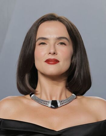 Full leaked Zoey deutch page private onlyfans photo