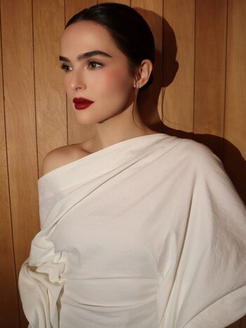 Zoey Deutch