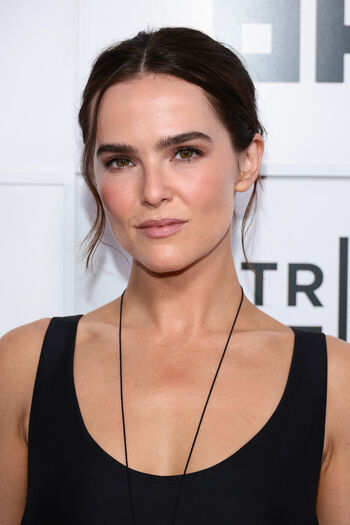 Zoey Deutch