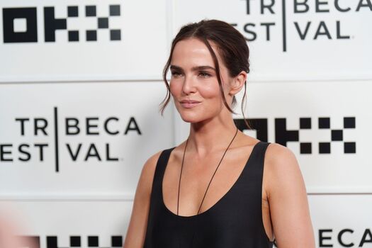 Zoey Deutch
