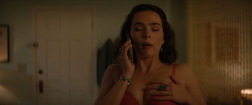 Full leaked Zoey deutch page private photo