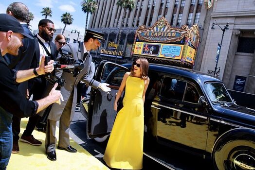 Full leaked Zoey deutch page private photo