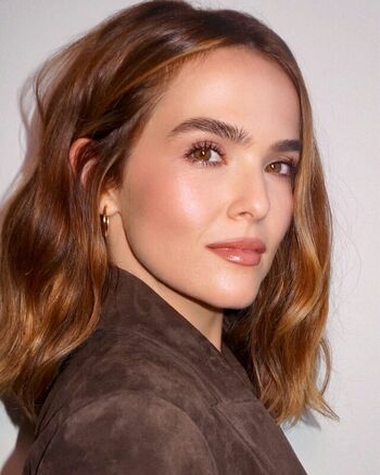 Full leaked Zoey deutch private photo
