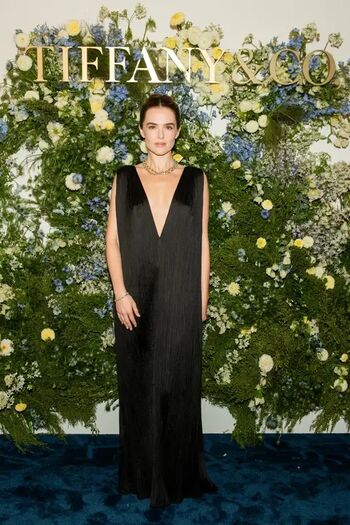 Full leaked Zoey deutch private photo