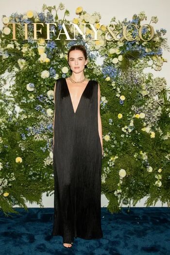 Full leaked Zoey deutch private photo