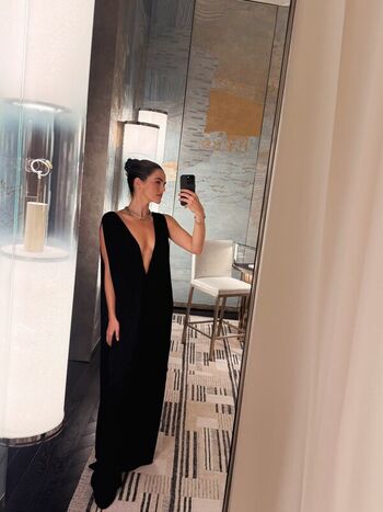Full leaked Zoey deutch private photo