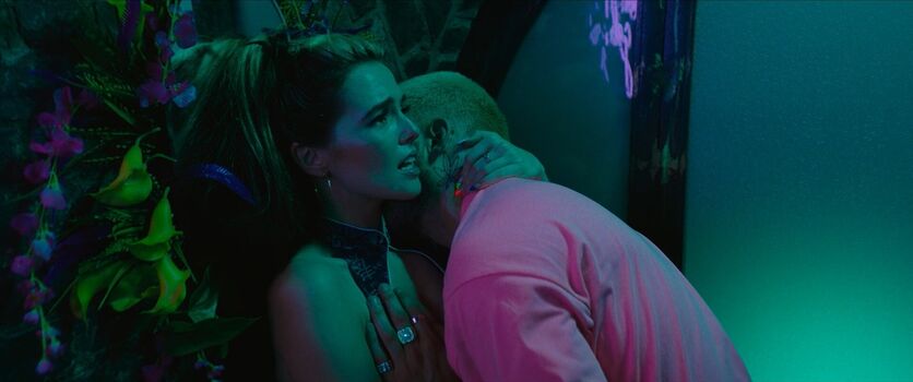 Full leaked Zoeydeutch private photo