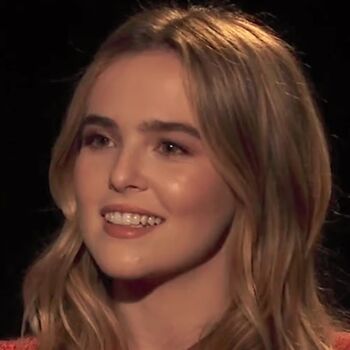 Full leaked Zoeydeutch private photo