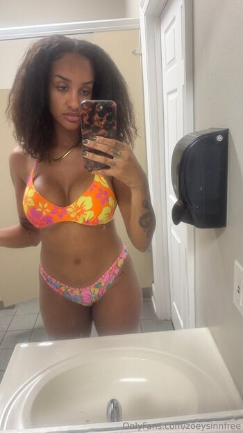 Full leaked Zoeysinnfree private photo