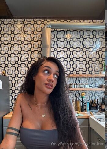 Full leaked Zoeysinnfree private photo