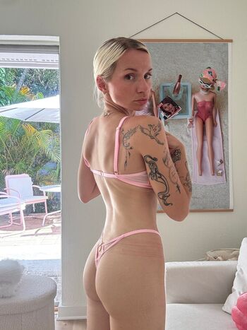 Full leaked Zoie burgher private photo