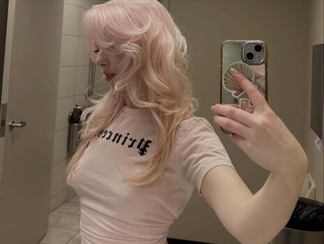 Full leaked Zombielolitas private onlyfans photo