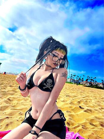 Full leaked Zombiie private photo