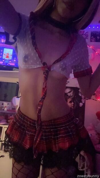Full leaked Zoweybunny private photo