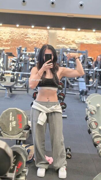 Full leaked Zumi private photo