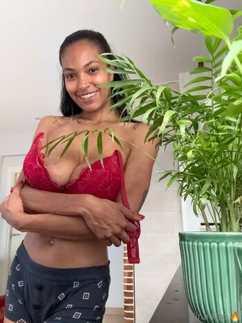 Full leaked Zurihill page private photo