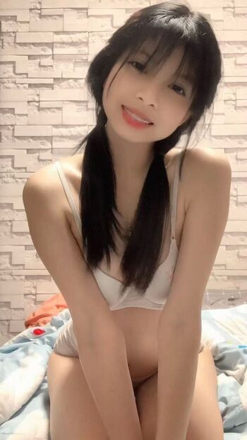 Full leaked Zxyumyim private onlyfans photo