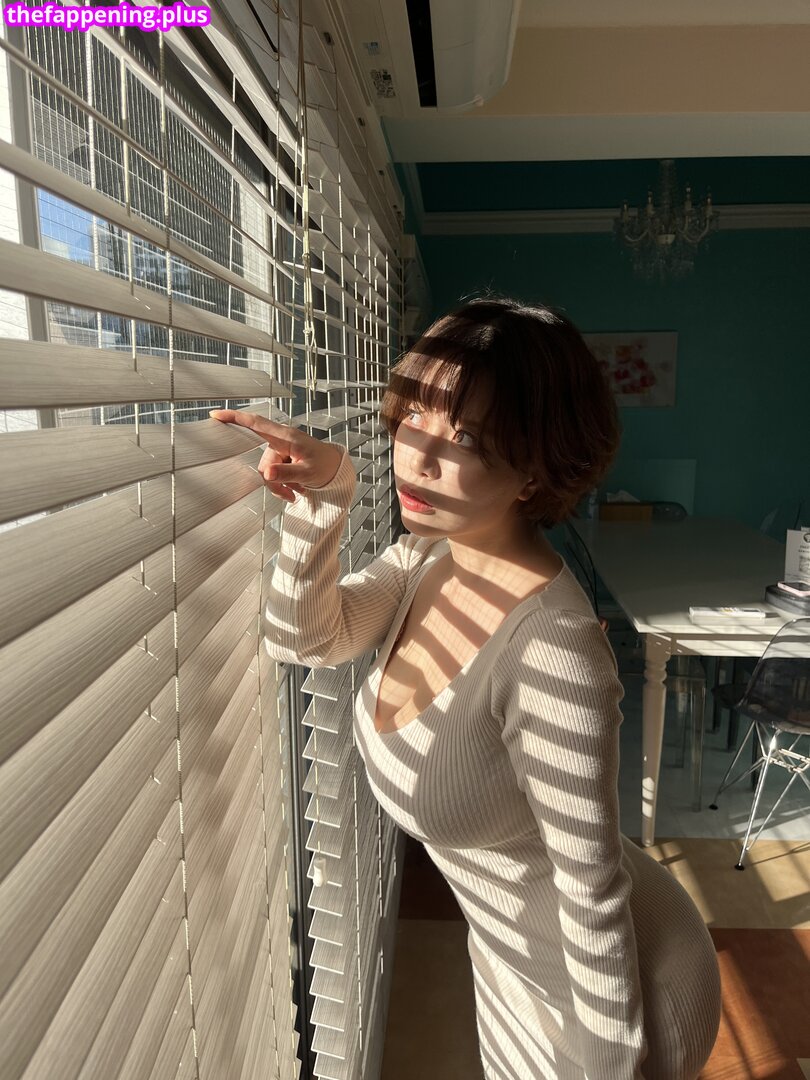 ZziZzi / zizzi_j / zzi_zzi._ / 찌찌 Foto OnlyFans Nuda #335